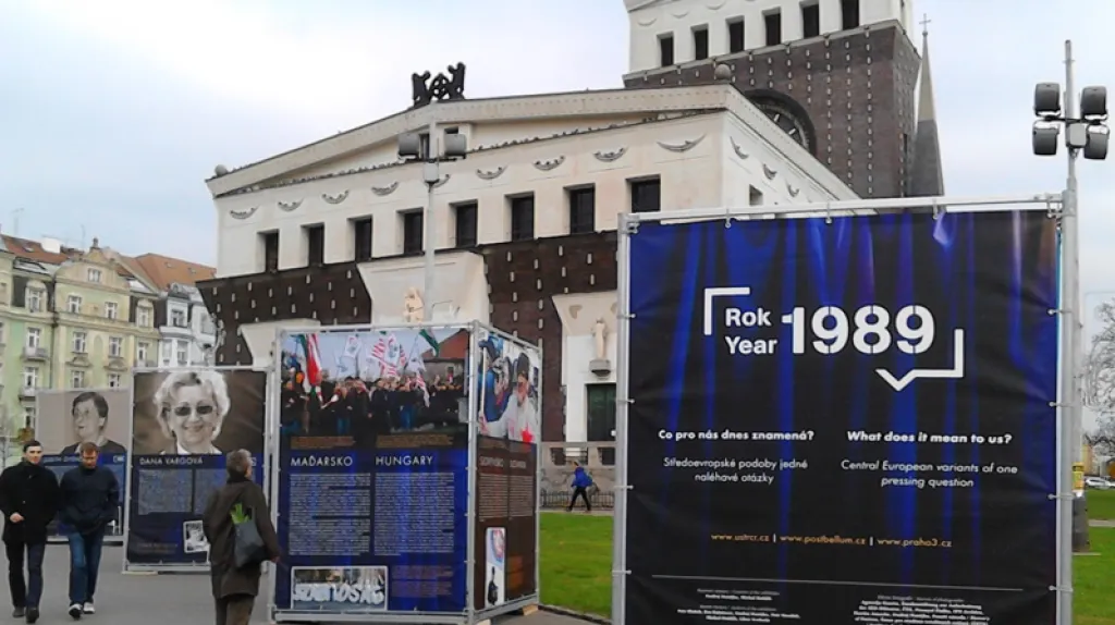 Výstava Rok 1989 na náměstí Jiřího z Poděbrad