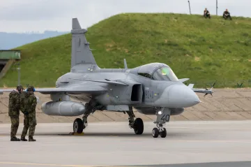 Obrana podepsala prodloužení pronájmu gripenů