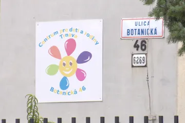 Děti se musely modlit a vyrazit bosé na pouť, popsala Markíza praktiky v trnavském sirotčinci