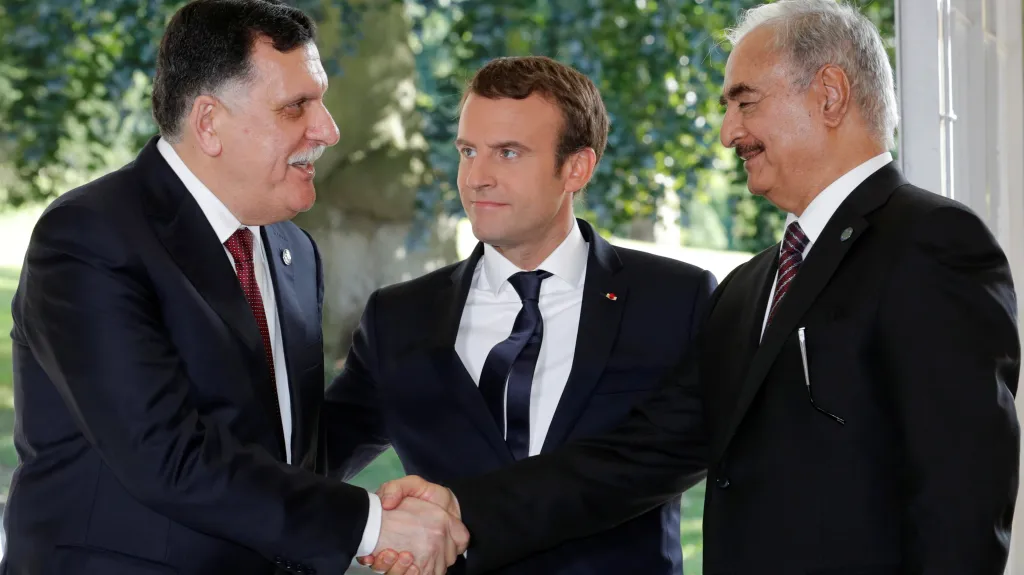 Faíz Sarrádž, Emmanuel Macron a Chalífa Haftar