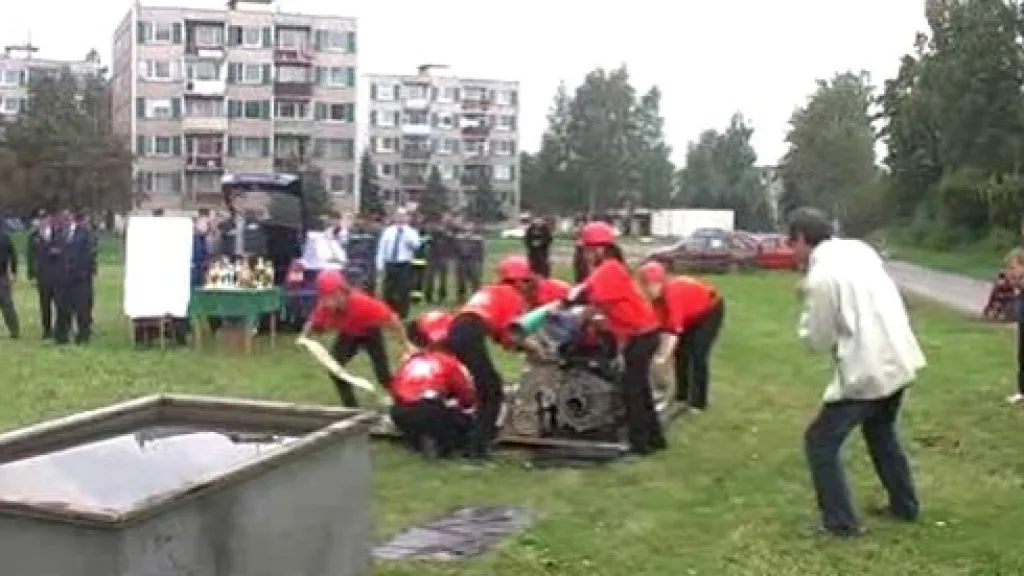Hasiči při soutěži družstev