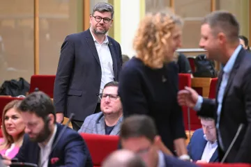 Náměstek pražského primátora Pospíšil ustál hlasování o odvolání
