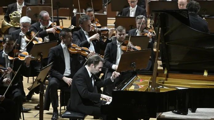 Koncert České filharmonie s dirigentem Jakubem Hrůšou, 24. 4. 2025