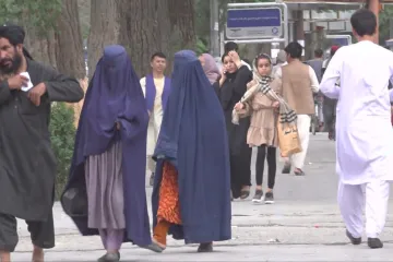 Taliban zpřísňuje pravidla pro oblékání žen, které hledají cesty, jak je obejít