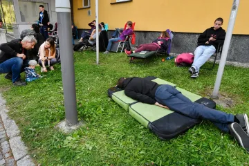 Obyvatelé Žďáru nad Sázavou si rozdělili 27 parcel. Týden kvůli nim čekali před radnicí