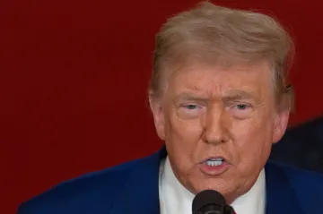 Brífink amerického prezidenta Trumpa se šéfem NATO