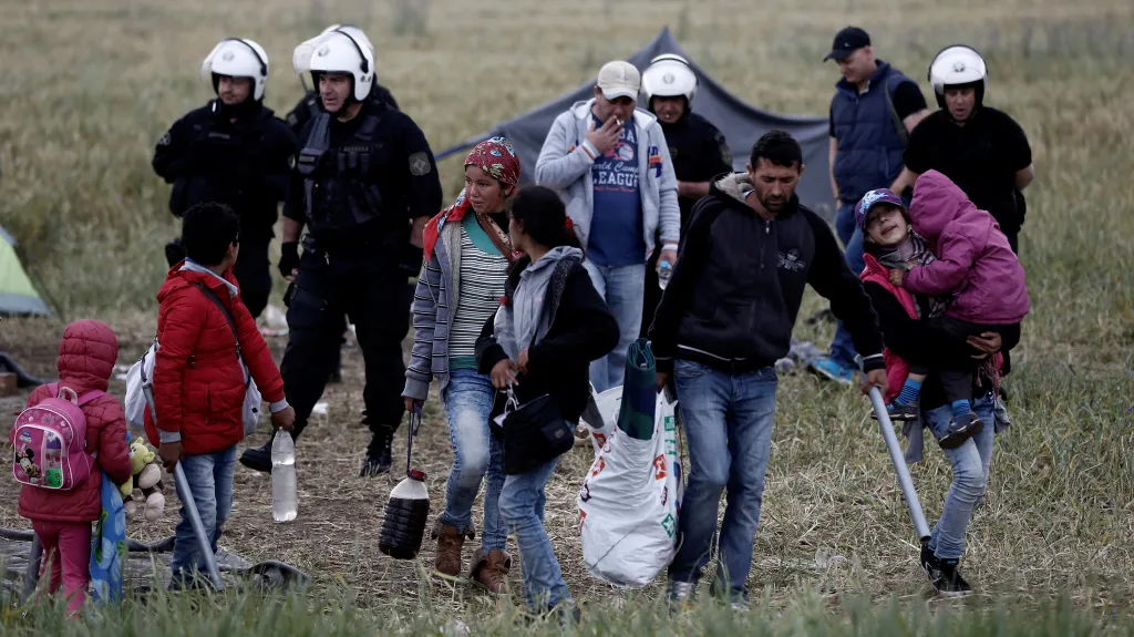 Evakuace uprchlického tábora u Idomeni