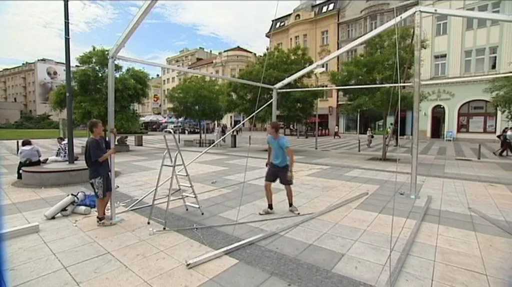 Projekce na náměstí
