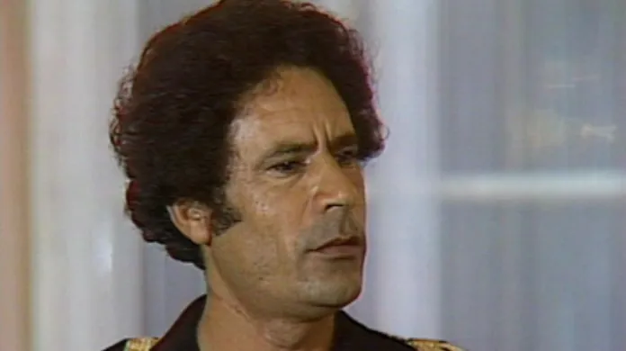 Kaddáfí při návštěvě Československa