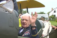 Válečný veterán Emil Boček oslavil 98. narozeniny. Proletěl se letadlem, se kterým sám bojoval