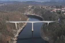 Most u Zvíkovského Podhradí se na půl roku uzavřel. Cesta na Tábor se prodlouží o patnáct kilometrů