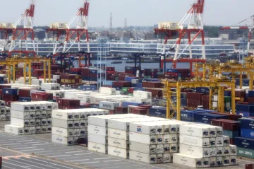 OECD zlepšila výhled ekonomiky, čeká propad o 4,5 procenta