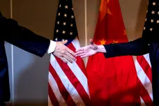Mocní rivalové hledají cestu ke stabilizaci. Čínsko-americký obchod kvete, spor o Rusko i Tchaj-wan trvá