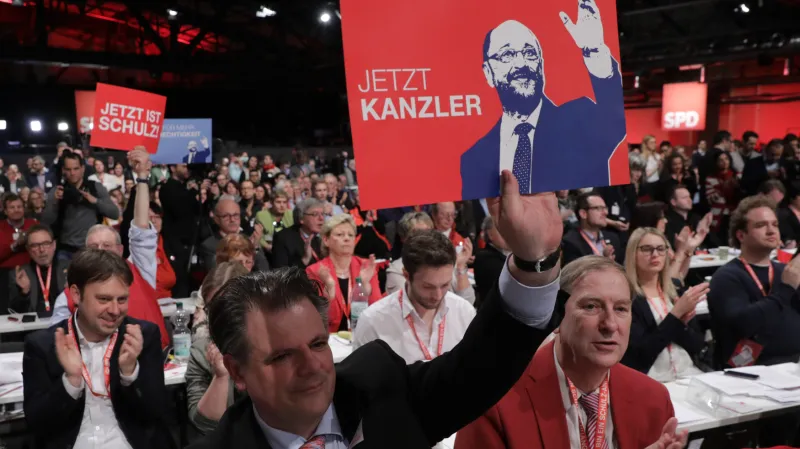 Delegáti mimořádného sjezdu SPD