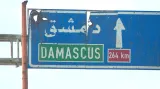 Maarat an-Numán leží na dálnici spojující Damašek a Aleppo