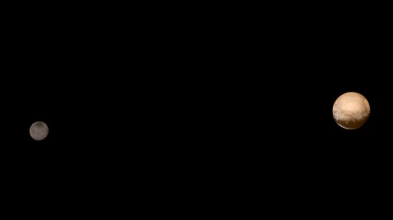 Pluto a jeho měsíc Charon