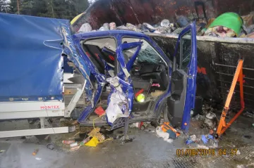 Dálnice D1 už je průjezdná. Nehoda kamionů ji zablokovala na deset hodin