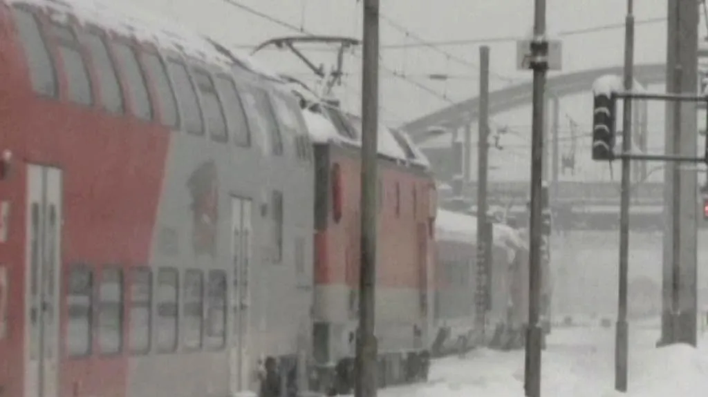 Sněžení komplikuje dopravu