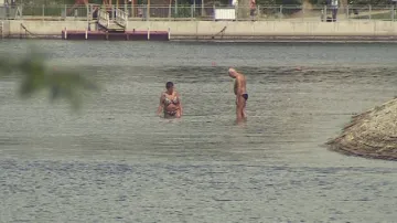 Někteří otužilci se na přehradě koupali už dnes