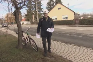Proti vládní informační mašinérii bojuje v Maďarsku „samizdat“. Rozdávají ho dobrovolníci