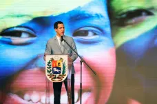 Souboj prezidentů. V případě nutnosti schválí Guaidó zásah USA proti Madurovi