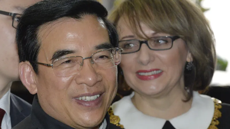 Primátor Pekingu Wang An-šun a pražská primátorka Adriana Krnáčová