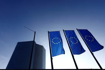 ECB opět zvýšila základní úrok, hodlá v tom pokračovat. Sazba je na třech procentech