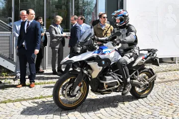 Pavel přijel na motorce na zahájení týdnů přátelství do Bavorska. Ocenil posun sudetoněmeckého sdružení