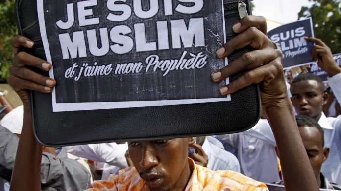 Jsem muslim a miluji svého Proroka, demonstrují somálští studenti