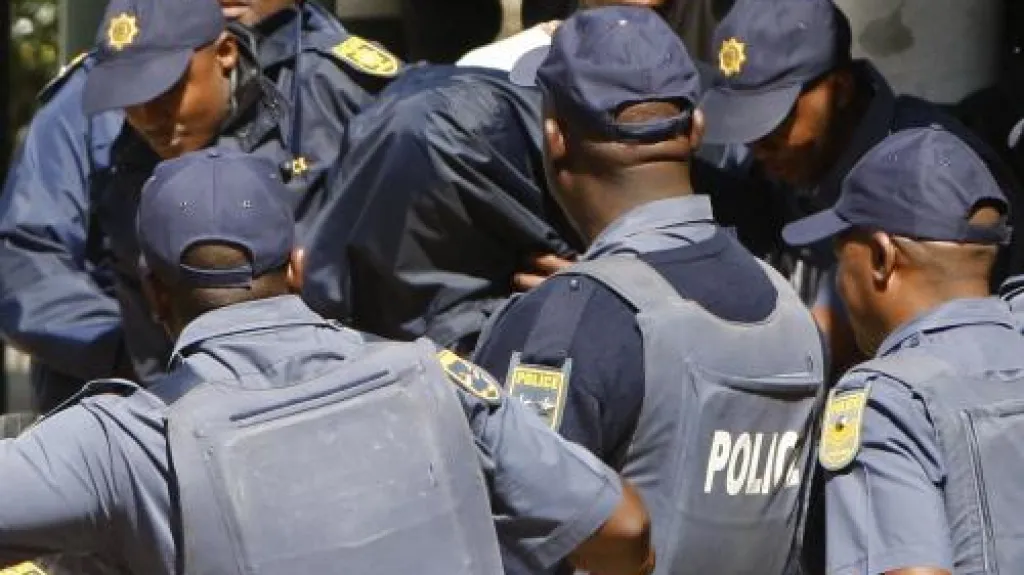 Jihoafrická policie rozhání protest před soudní budovou