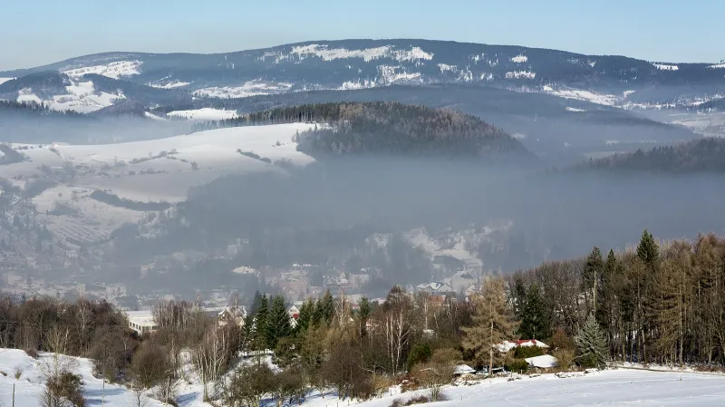 Inverzní smog nad polským městem Nowa Ruda