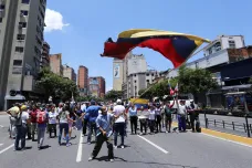 „Radši se nechám zastřelit na demonstraci.“ Tisíce Venezuelanů opět protestovaly v ulicích