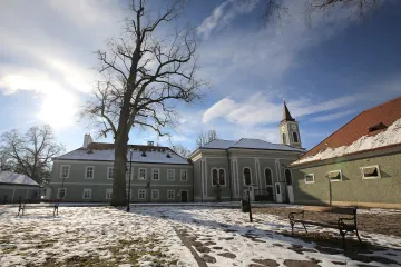 Za manipulování zakázek na opravu hřebčína v Kladrubech soud potrestal dvanáct lidí a firmu
