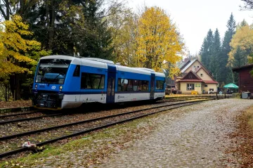 Německé vlaky ničí zastaralá trať, výrobce nechce uznat záruku