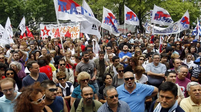 Protesty proti ukončení vysílání řecké ERT