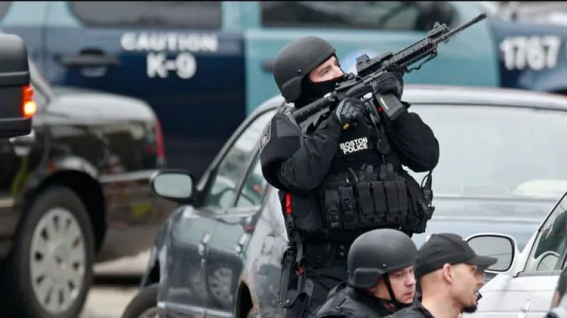 V Bostonu pokračuje rozsáhlé pátrání po Džocharu Carnajevovi (23:00)