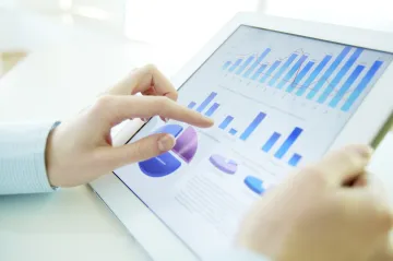 Důvěra v českou ekonomiku po dvouměsíčním poklesu vzrostla, meziročně je ale nižší