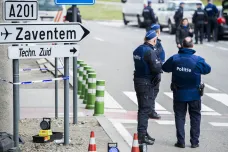 Brusel rok po útoku: Městem stále patrolují vojáci, nebezpečí není zažehnáno