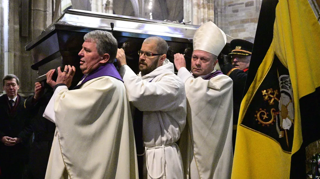Pohřeb kardinála a bývalého pražského arcibiskupa Dominika Duky