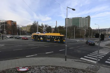 V centru Zlína se po rekonstrukci otevřela klíčová křižovatka. Skončilo osmiměsíční dopravní omezení