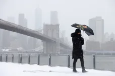 Na východní pobřeží USA udeřila silná bouře. Boston čeká přes půl metru sněhu