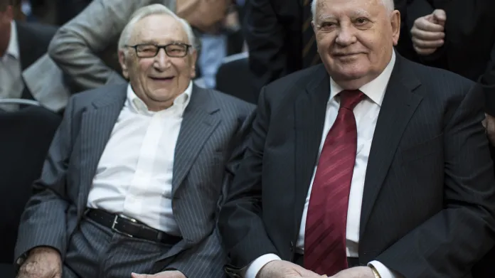 Egon Bahr se sešel v červenci 2015 s Michailem Gorbačovem