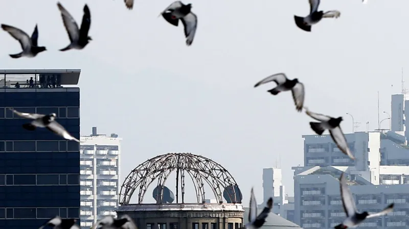 Vypuštění holubic nad Hirošimou