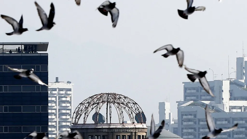 Vypuštění holubic nad Hirošimou