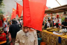 USA vyšetřují původ vlasů dovážených z Číny. Mohou patřit internovaným Ujgurům