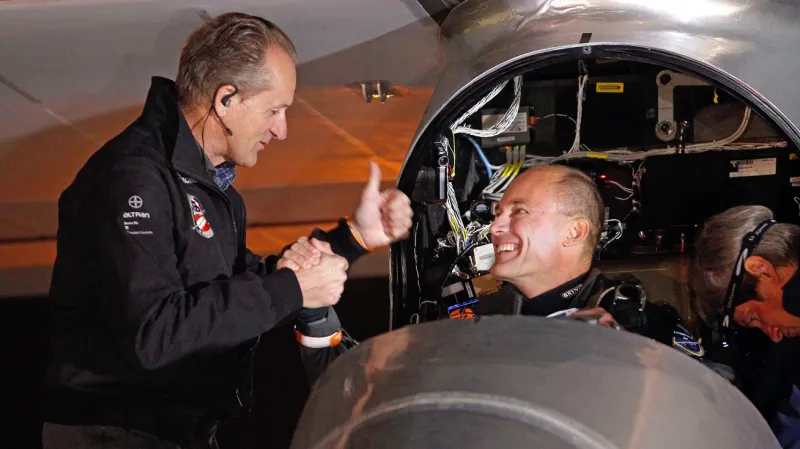 André Borschberg a Bertrand Piccard (vpravo)