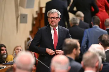 Advokát Hulmák se může stát ústavním soudcem, odsouhlasil Senát