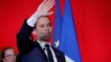 Socialistický kandidát Benoit Hamon při projevu k příznivcům po skončení prvního kola prezidentských voleb