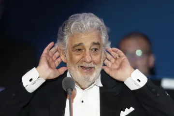 „Doufám, že budu příkladem.“ Plácido Domingo se omluvil ženám za sexuální obtěžování