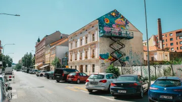 Mural Michala Škapy v Karlíně